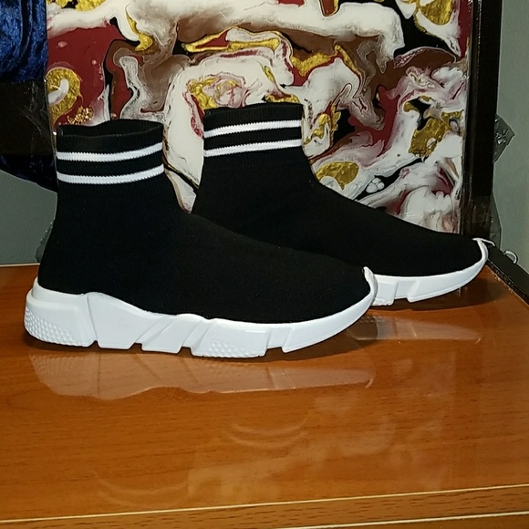 Womens "Tyga" Ultra Lightweight High Sock Sneakers - Picture 2 of 7